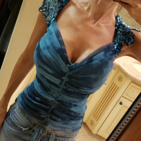 Bebe rockin' back slashed top, S - Picture 4 of 11